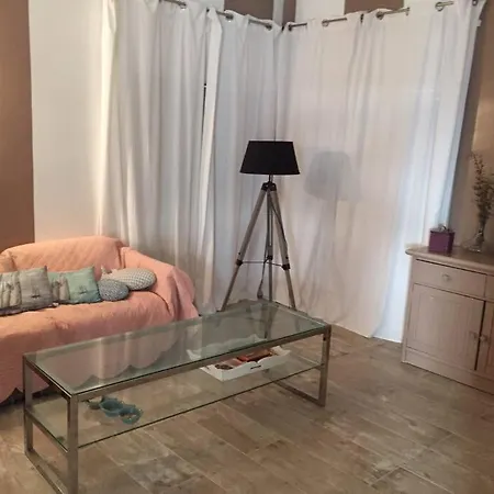 Maison De Espagnole En Bord De