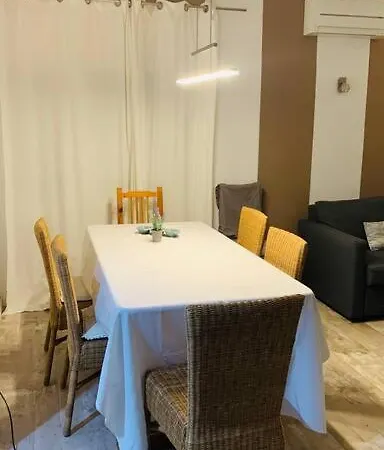 Maison De Espagnole En Bord De